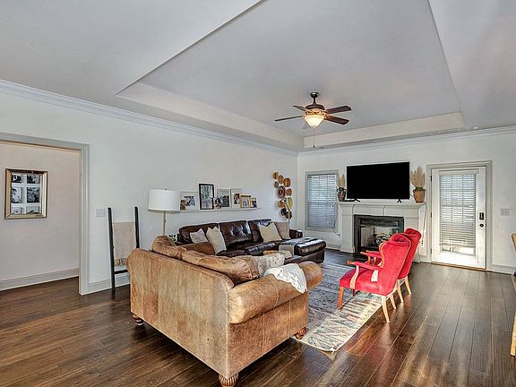 4th image of 134 Meadowridge Dr