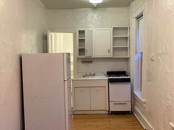5th image of 338 W 11th St APT 4D