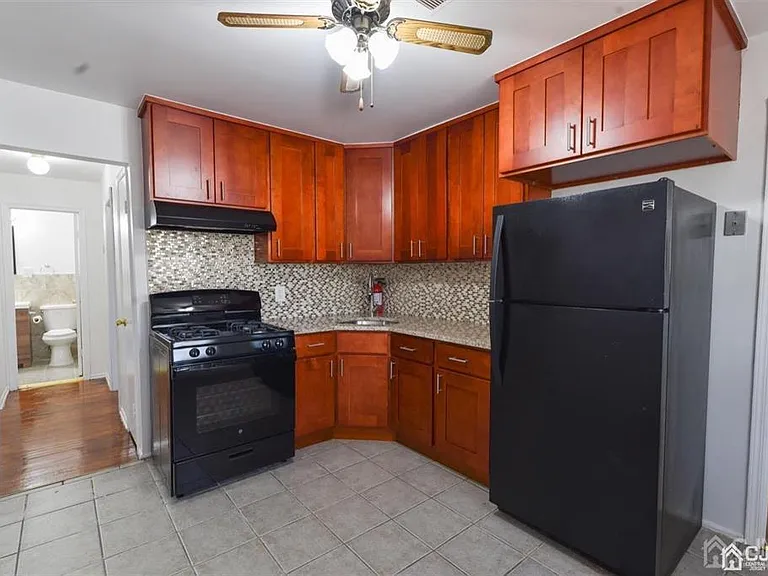 204 College Dr — Photo 7