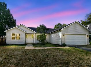 220 W Ashton Dr, Maple Park, IL 60151
