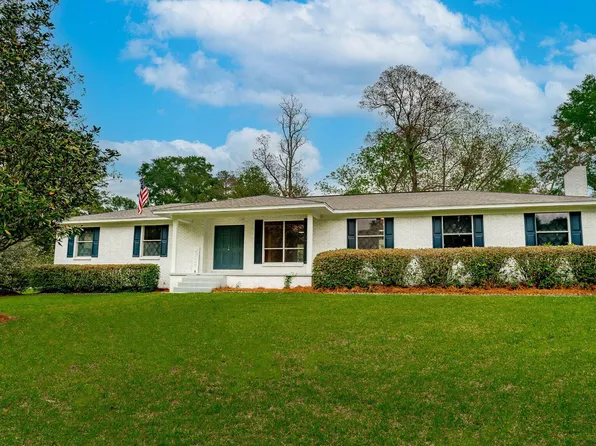 100 Ridgemont Ln, Petal, MS 39465