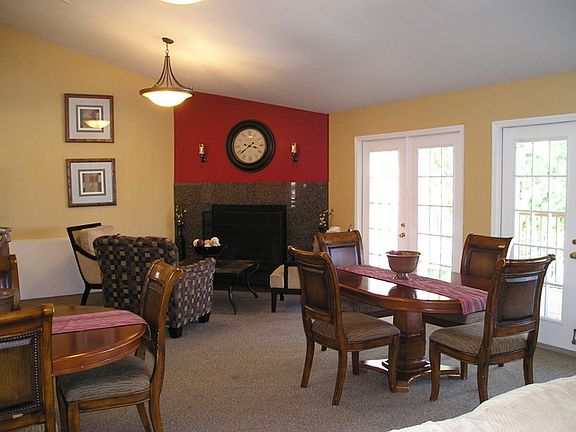 5th image of 75 Kristin Cir APT 121