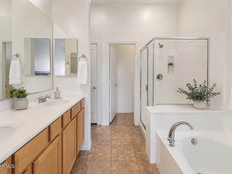 4424 E Palmdale Ln — Photo 11