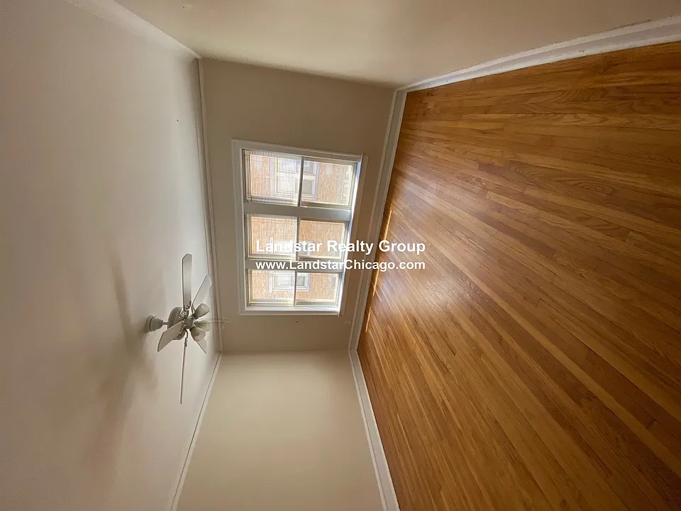 1967 W Foster Ave #3