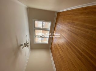1967 W Foster Ave #3, Chicago, IL 60640