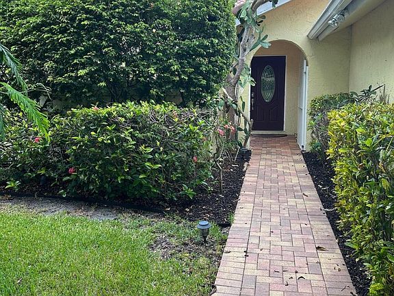 4th image of 1330 NW 22nd Ave