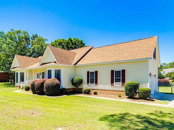 3rd image of 202 Fox Lake Dr