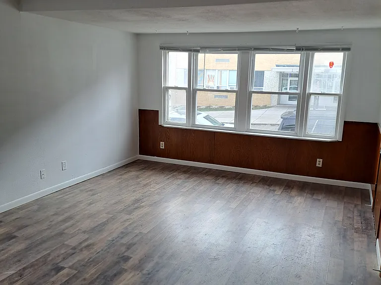 N89W16206 Cleveland Ave #16206 — Photo 2