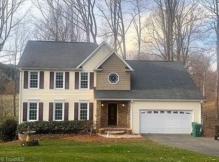 6151 Spring Forest Dr, Pfafftown, NC 27040