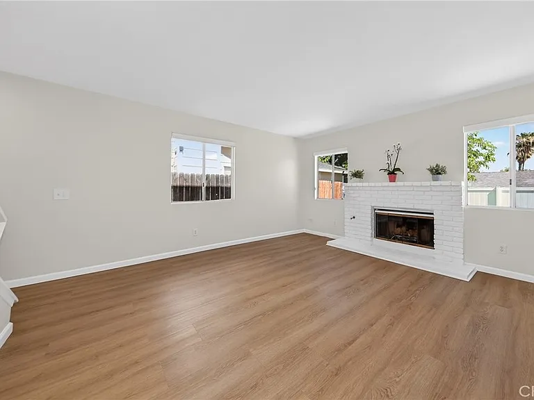 26236 Lawton Ave — Photo 13