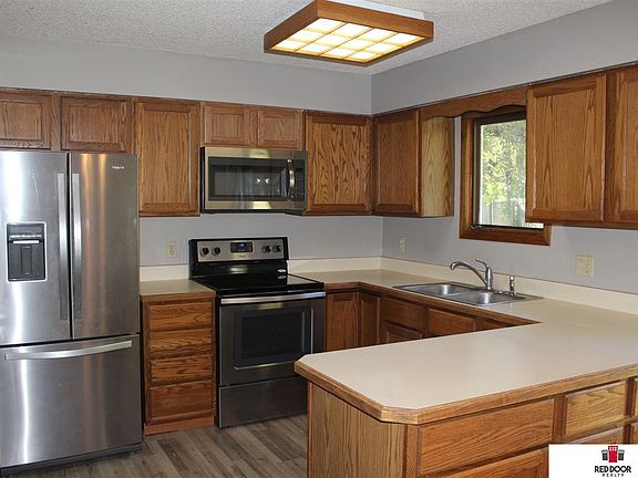 3rd image of 5205 Hyde Park Ct