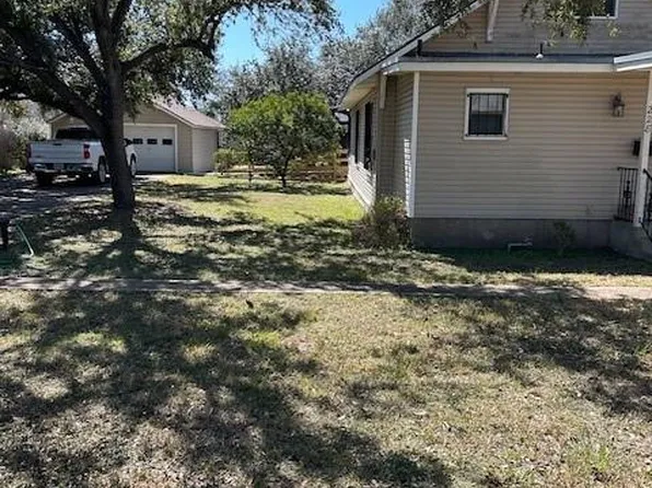 228 E Wood Ave, Raymondville, TX 78580