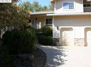 18050 Wildflower Dr, Penn Valley, CA 95946