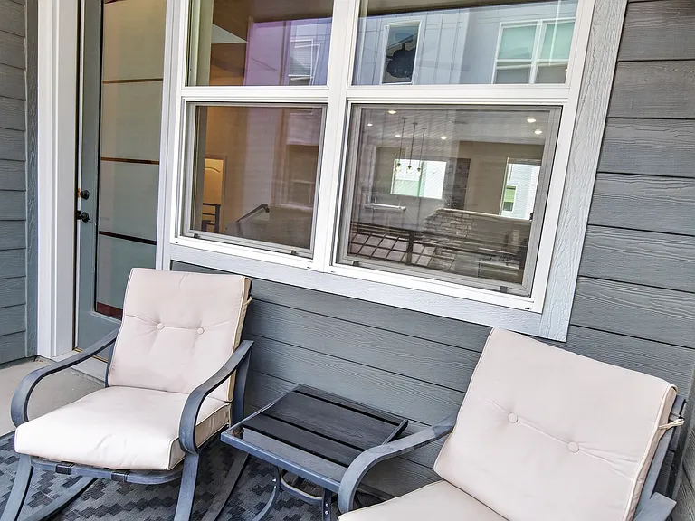 2nd floor balcony