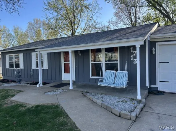 1713 Pebble Brook Dr, O'Fallon, MO 63366