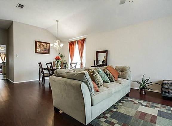 4th image of 105 Havenwood Ln