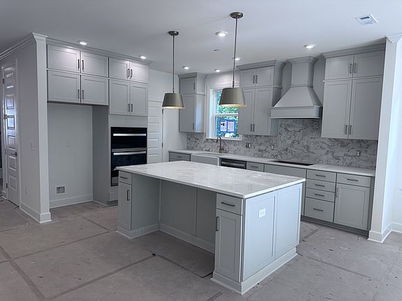 2nd image of 381 Baronswood Dr