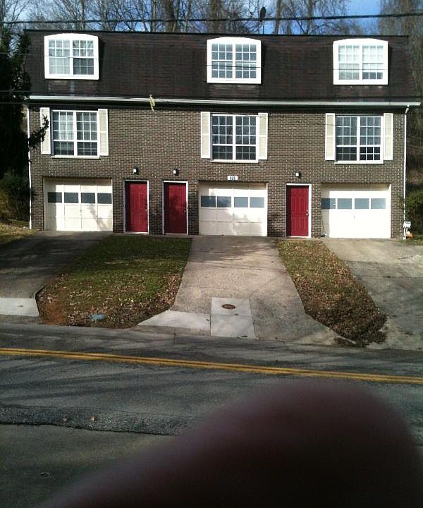 1st image of 825 Gordon Dr