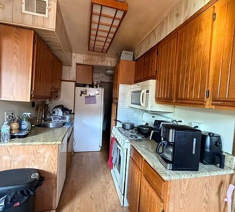 3rd image of 2158 Friendship St