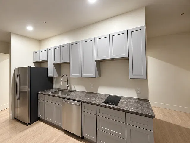 Studio, 600 sqft, $1,700 — Photo 2