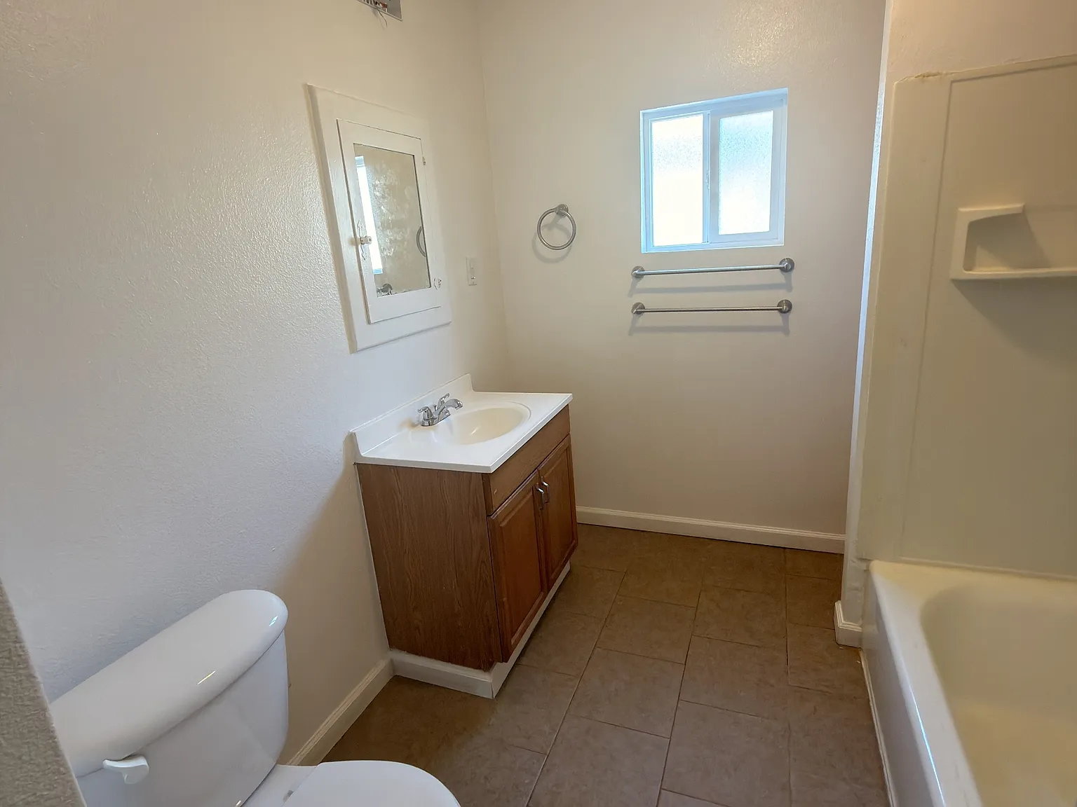 4636 Lotus st - 4636 — Photo 2