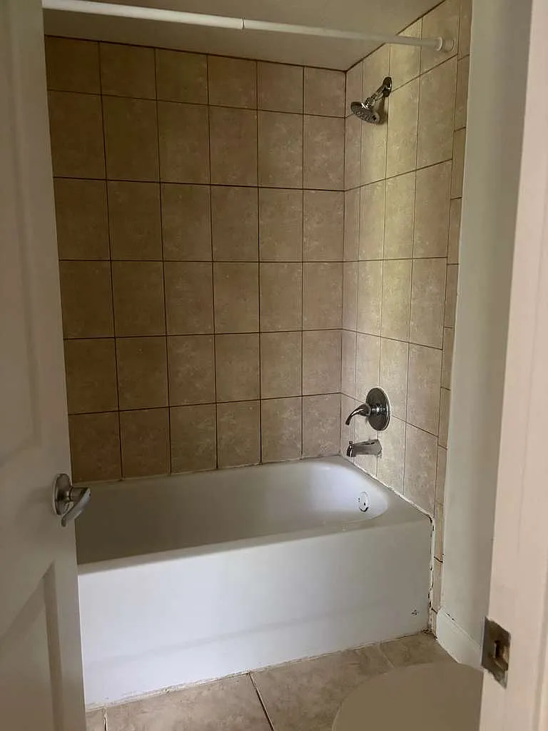 2 bed, 1101 sqft, $1,650 — Photo 2