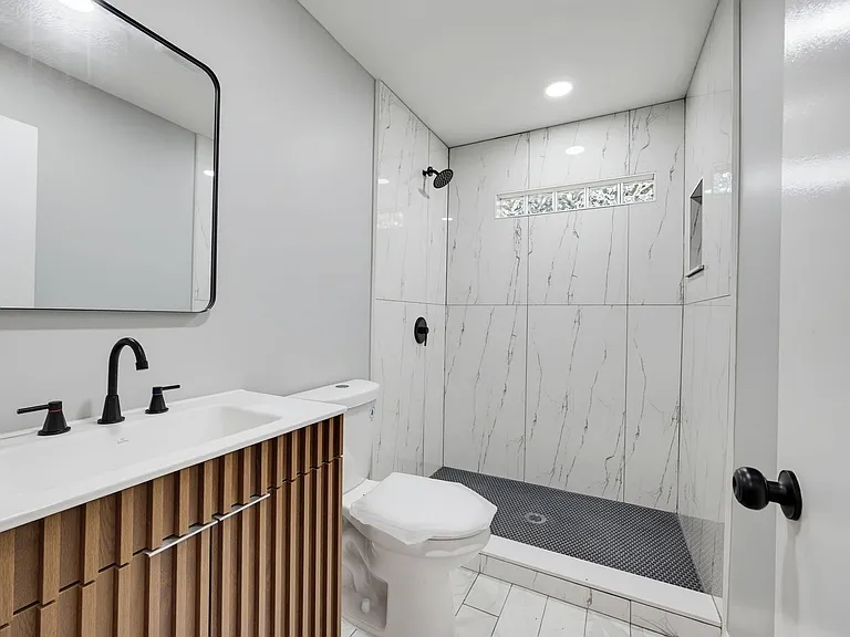 3051 Highland Dr SE — Photo 20