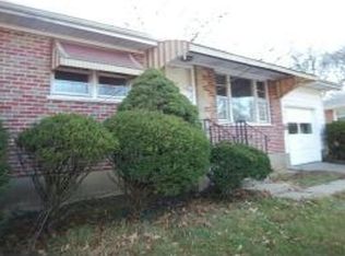 8800 McNulty Dr, Saint Louis, MO 63114