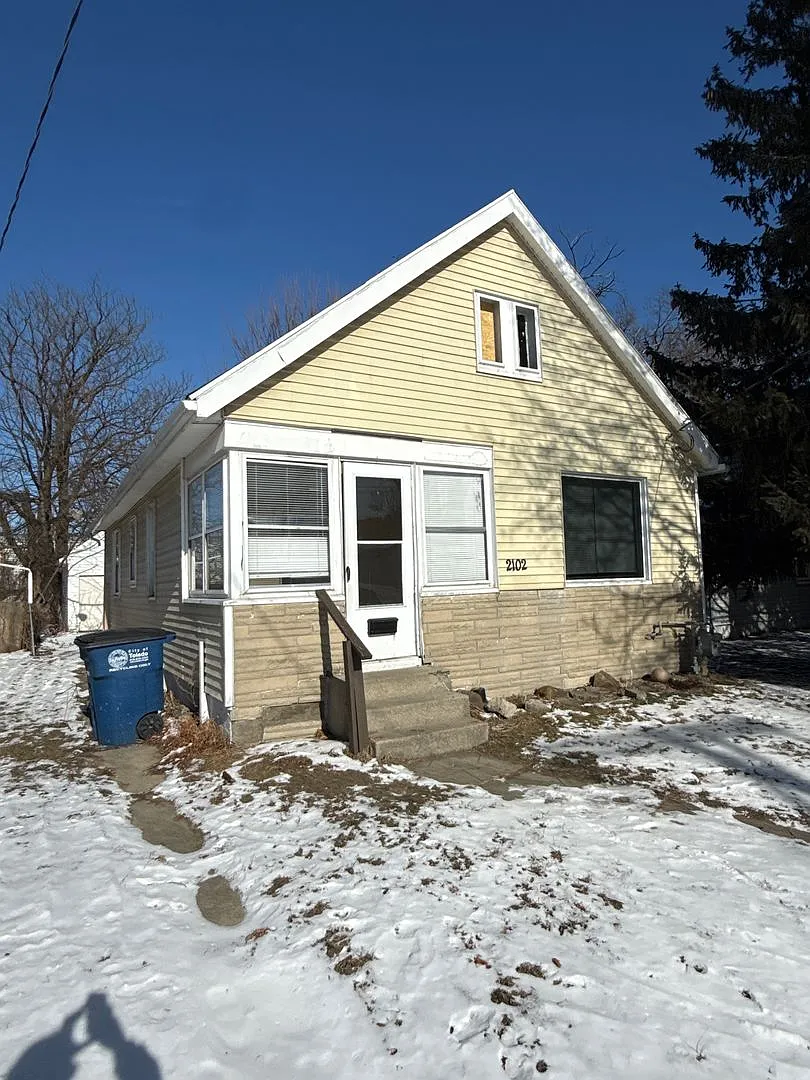 2102 Air Line Ave photo 1