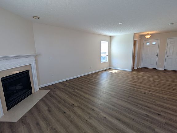3rd image of 5928 Hayden Dr
