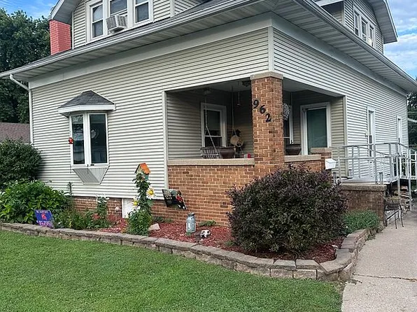 962 N Rile St, Bushnell, IL 61422