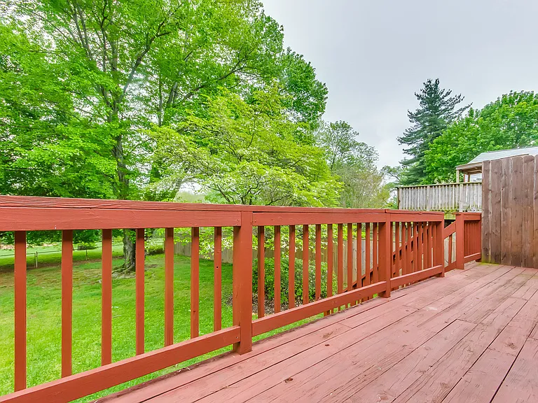 11705 Ashley Dr — Photo 17