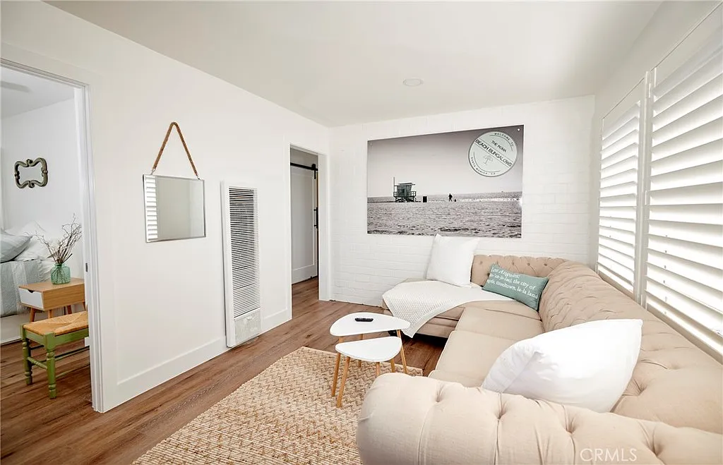 2 bed, 600 sqft, $3,600 — Photo 2