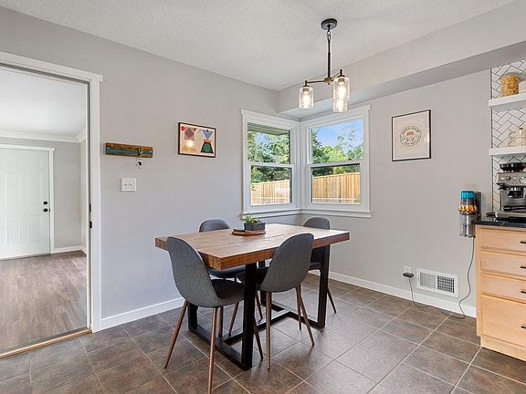 5th image of 4540 Morris Ln