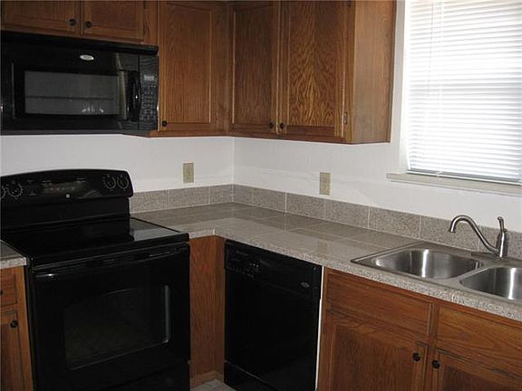 5th image of 2705 London Ct
