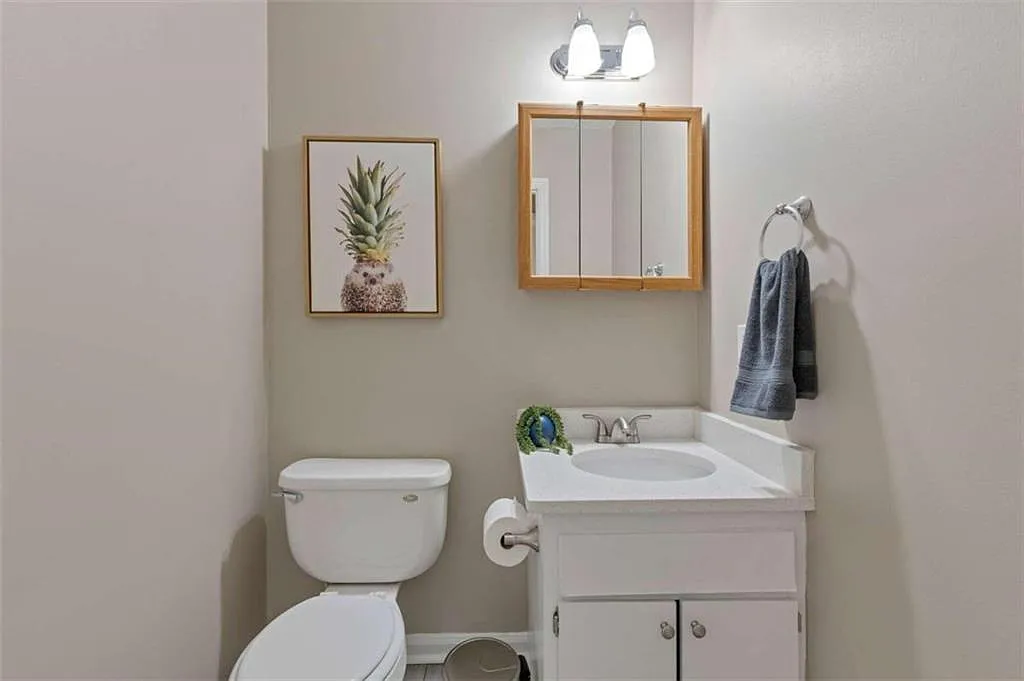3 bed, 2.5 bath, $4,650 — Photo 4