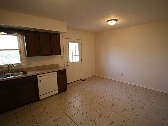 3rd image of 2933 Tuscaloosa Ln