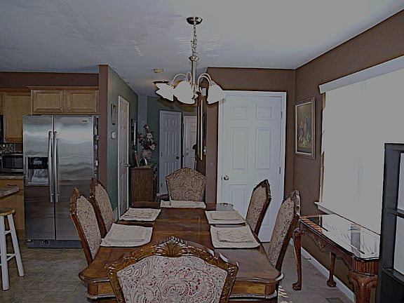 5th image of 403 Edgewood Ave