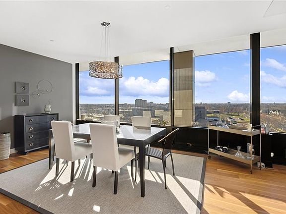 3rd image of 700 W 31st St Suite 705