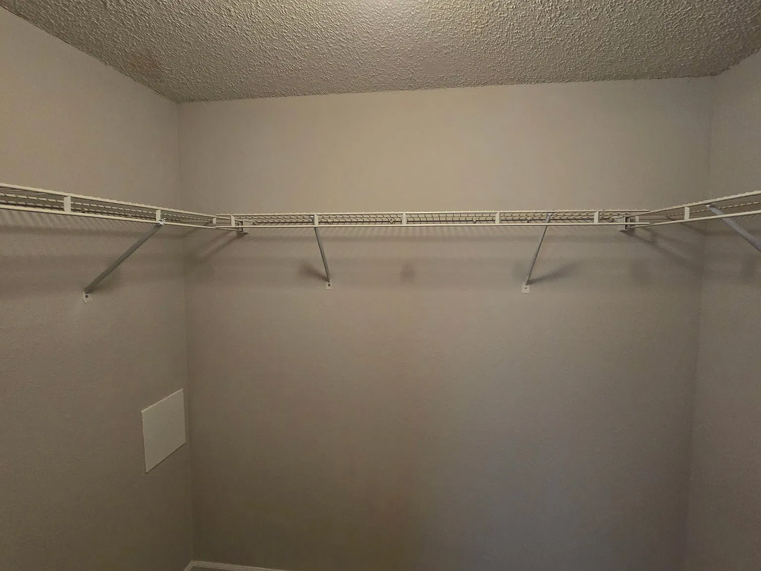 4 bed, 2.5 bath, 1350 sqft, $1,400 — Photo 4
