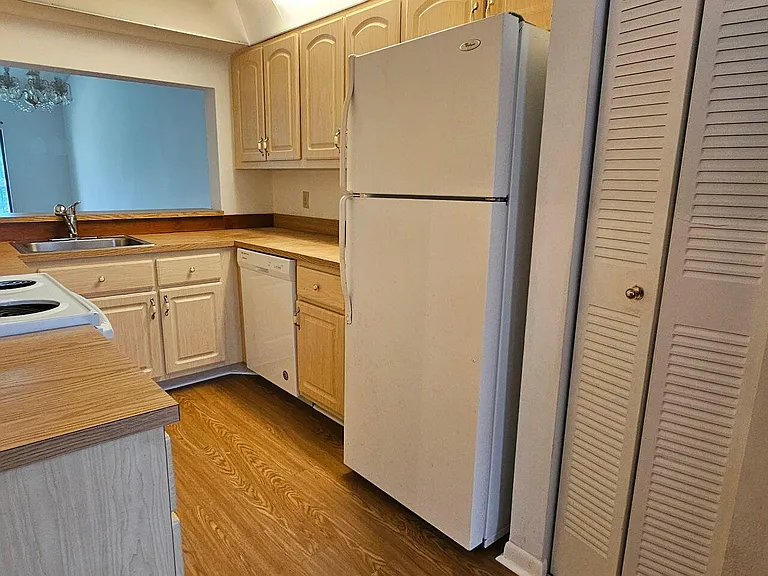 7879 Willow Spring Dr #923 — Photo 5