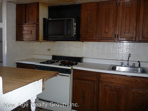 2nd image of 4629 Sansom St