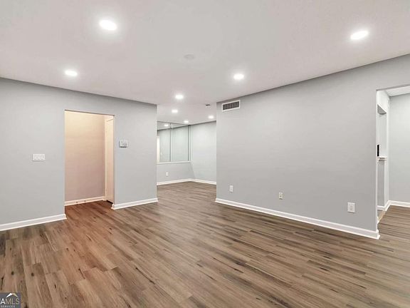 3rd image of 1502 Huntingdon Chase