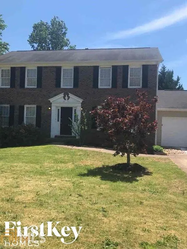 1726 Ridgeway Dr photo 1