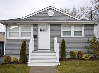 279 Althea St, Providence, RI 02909