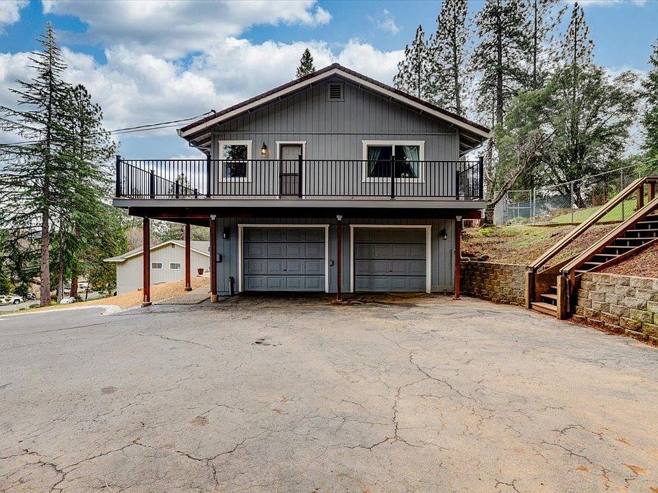 1st image of 15693 Lorie Dr