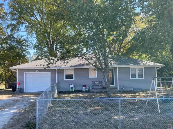 6438 SE Berryton Rd, Berryton, KS 66409
