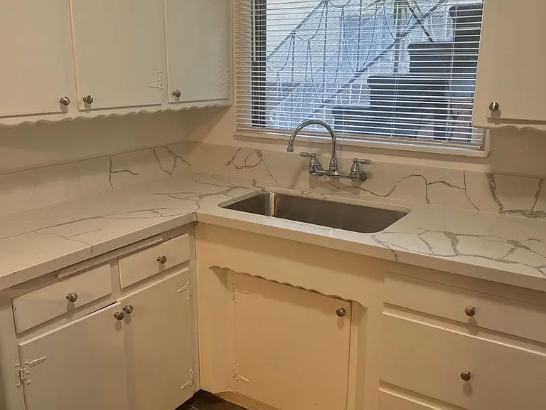 8366 Sargent Ave — Photo 16