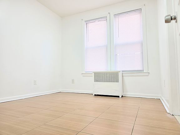 4th image of 8737 16th Ave #1L