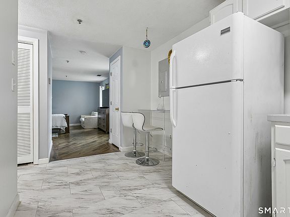 5th image of 46 South Cherry Street #447